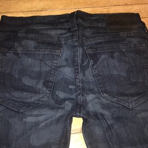 TRUE RELIGION JEANS CAMO